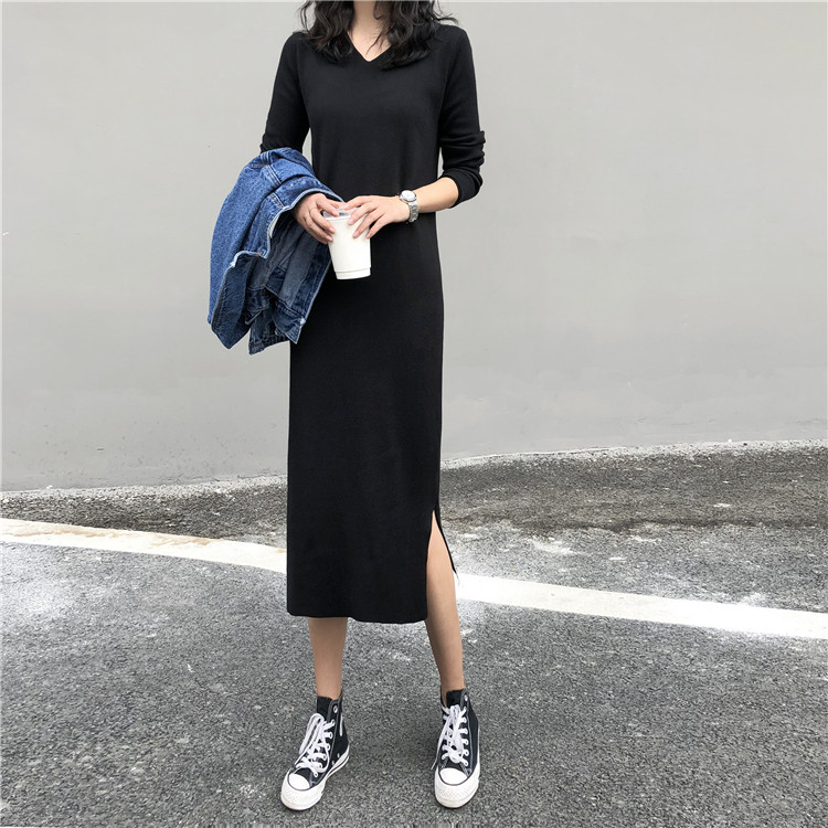 Real-time photograph has been tested in spring loose knitted medium-length dress V-neck slim side split bottom skirt
