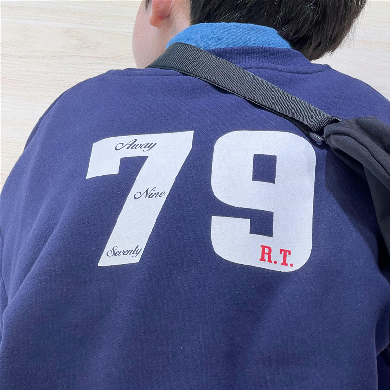 韩版宽松79字母一体绒圆领卫衣