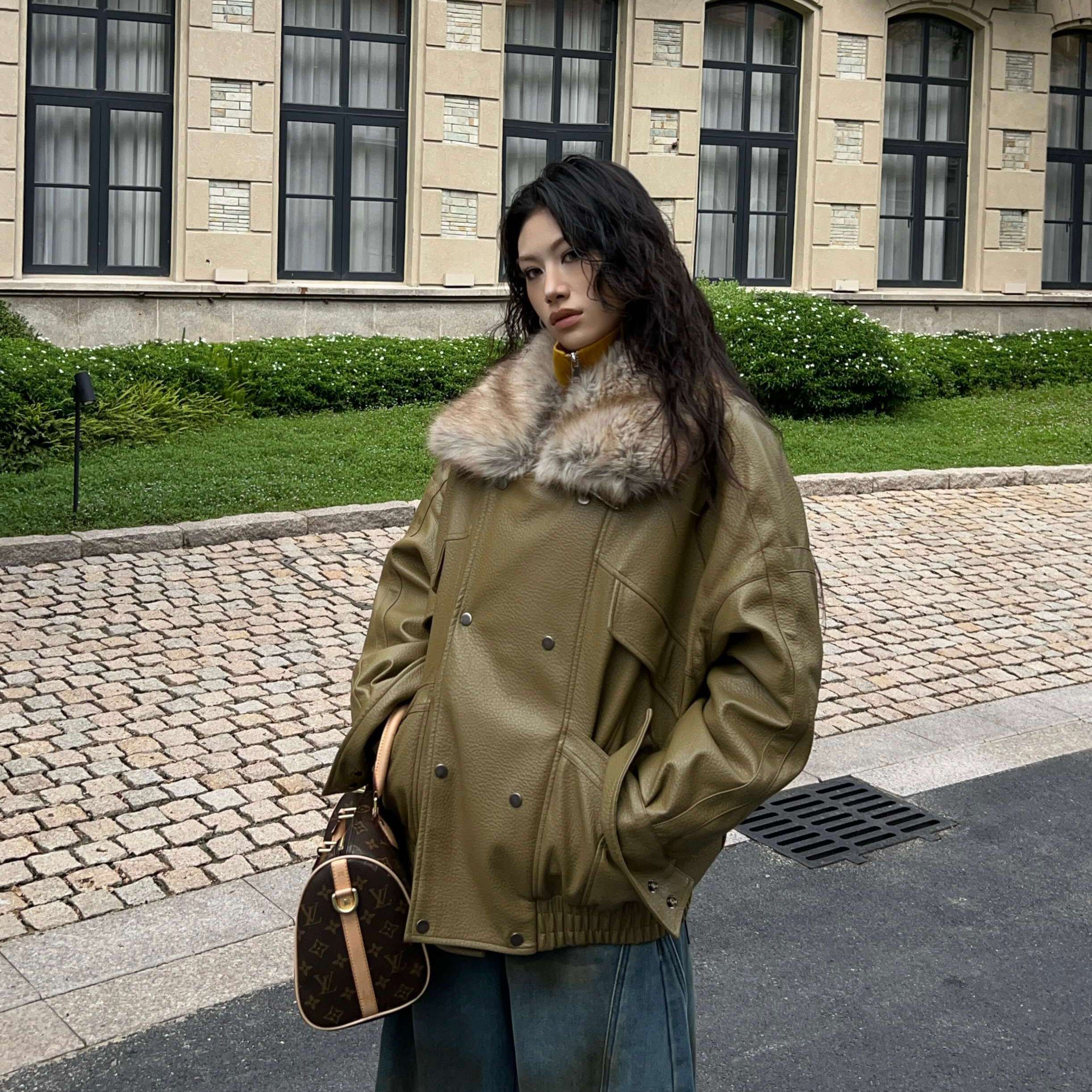 静茹款双排扣大口袋羽绒夹绒皮衣外套保暖羽绒服外套85500