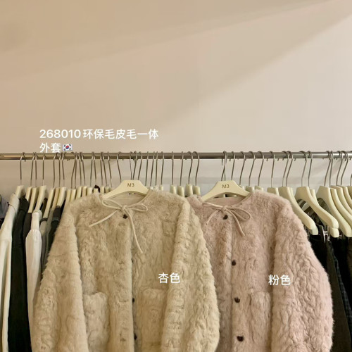 冬上新温柔风软糯毛绒宽松短外套YS2-A241
