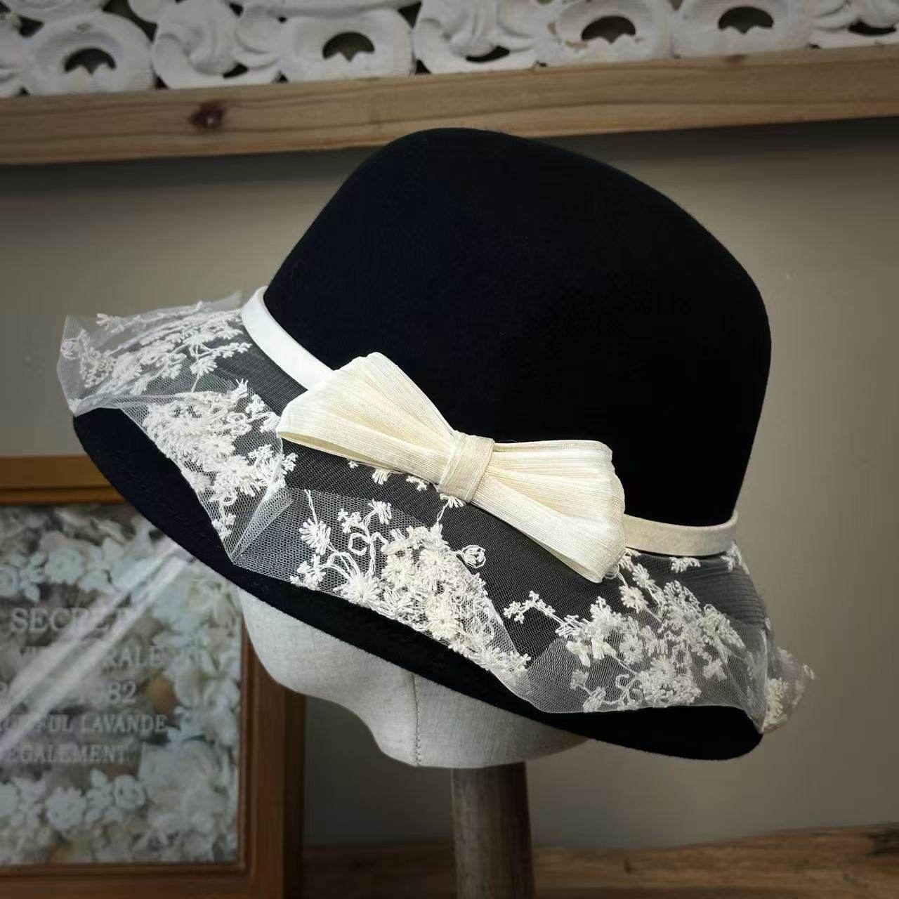 零点兰花秋冬法式赫本风毛呢帽子女蕾丝刺绣宽檐甜美蝴蝶结遮阳帽