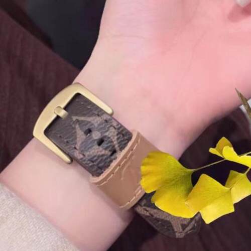 大牌适用苹果手表s11表带s10皮质applewatch9/8SE3高级感轻奢秋冬