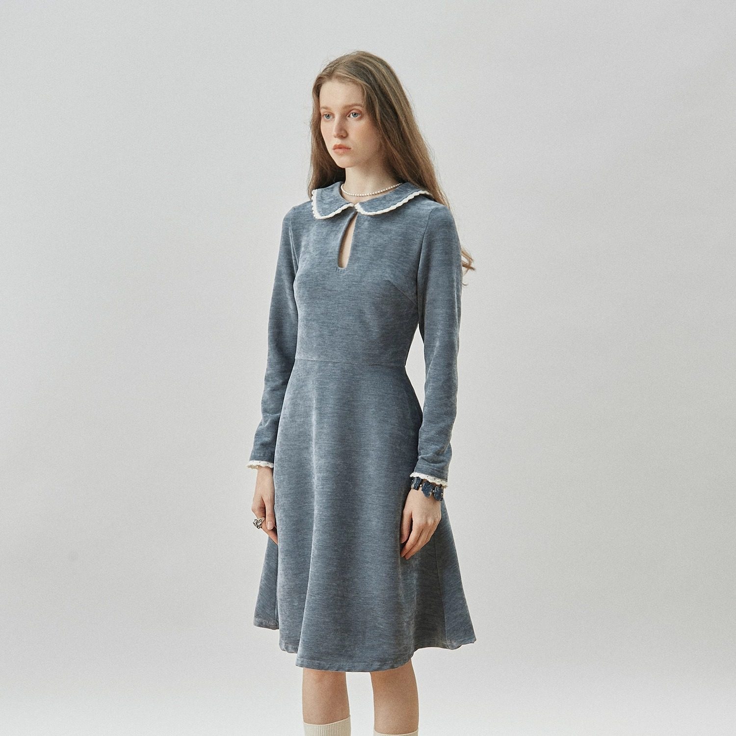 熏若雪尼尔雾蓝娃娃领长袖连衣裙