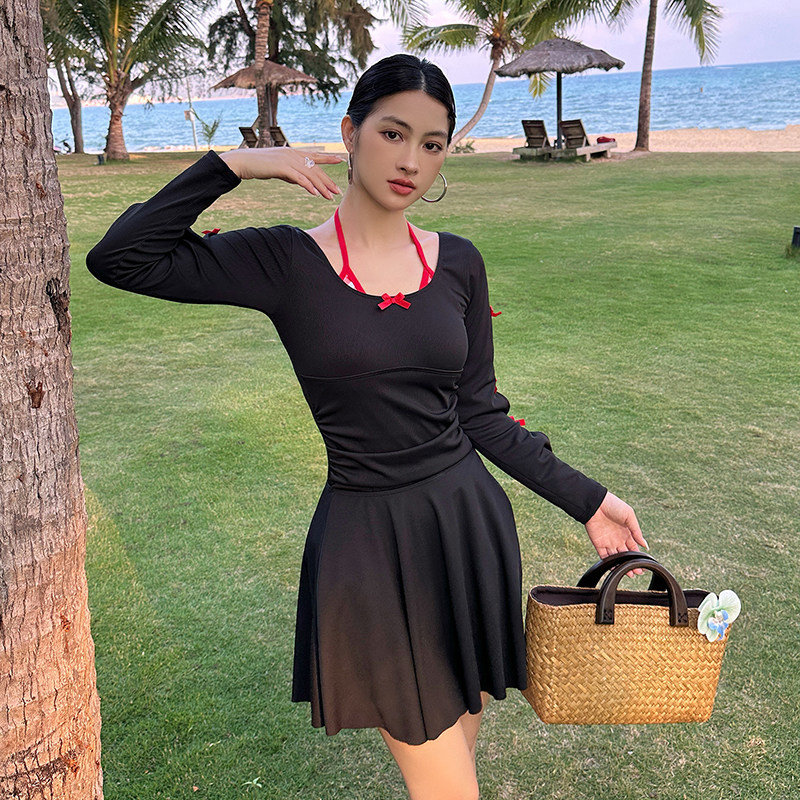 泳衣女连体三角长袖三件套保守显瘦大码胖mm遮肉200斤泡温泉泳装