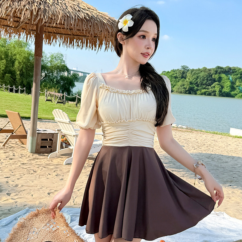 2026新款泳衣女士连体韩版遮肚显瘦温泉大码胖mm保守学生度假泳装