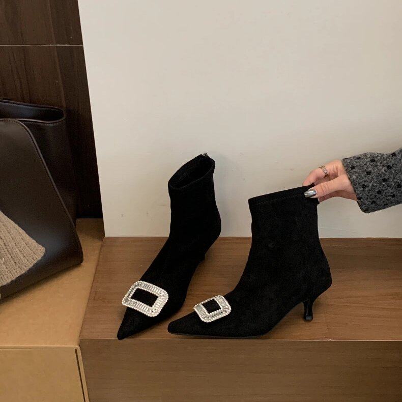 UNIDSN黑色尖头水钻方扣细跟短靴女法式气质加绒显瘦高跟瘦瘦靴