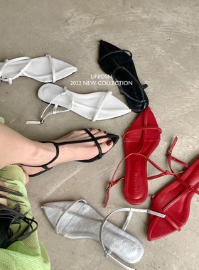 Oh! Chic Update:)20SS! 误入秀场！夏季镂空复古尖头显瘦款凉鞋