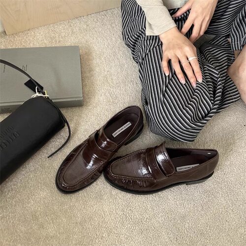 真皮圆头粗跟一脚蹬乐福鞋女