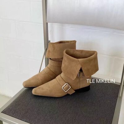 TLEMIKELIN 复古又时髦～小方头翻折皮带扣短筒骑士靴绒面西部靴