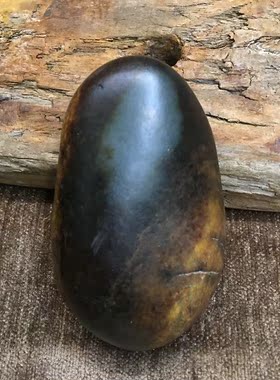 和田籽料青玉原石把件，真皮原籽无修无磨满皮露肉