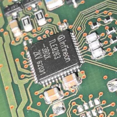 TLE9263-3BQX 汽车电脑板电源管理收发器接口通讯IC芯片 QFN