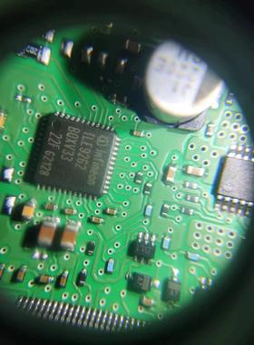 TLE92623BQXV33   TLE9262 QFN-48 汽车级 接口 IC