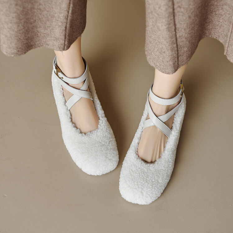 秋冬学生鞋乖乖鞋圆头内增高毛绒浅口单鞋毛毛鞋棕色白色鞋子SLLM