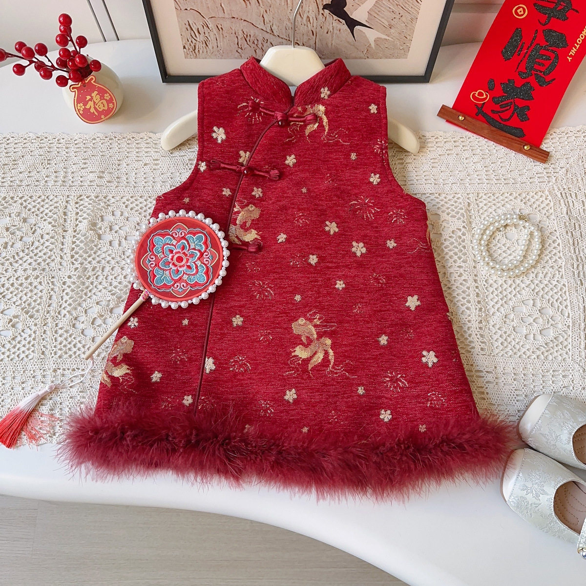 女童新中式红色无袖连衣裙2026冬季加厚盘扣立领中国风喜庆背心裙,童装/婴儿装/亲子装,连衣裙,淘宝优惠券,粉丝福利购,淘宝优惠卷