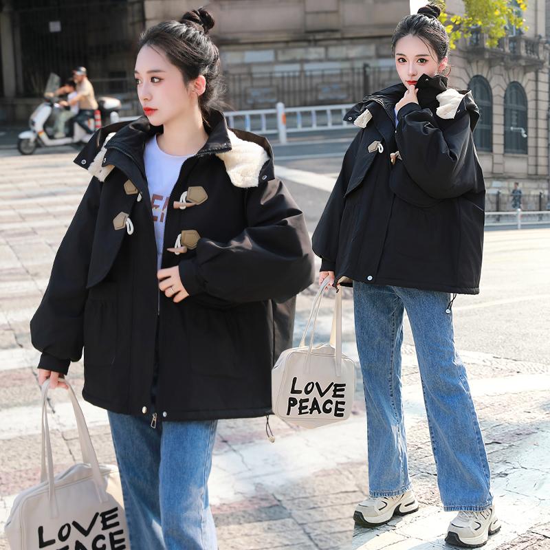 今年流行派克服女大码棉服