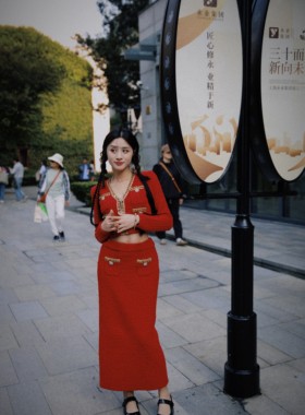 茧儿sp新年战袍2025秋冬新款小香风红色针织套装V领针织外套半裙