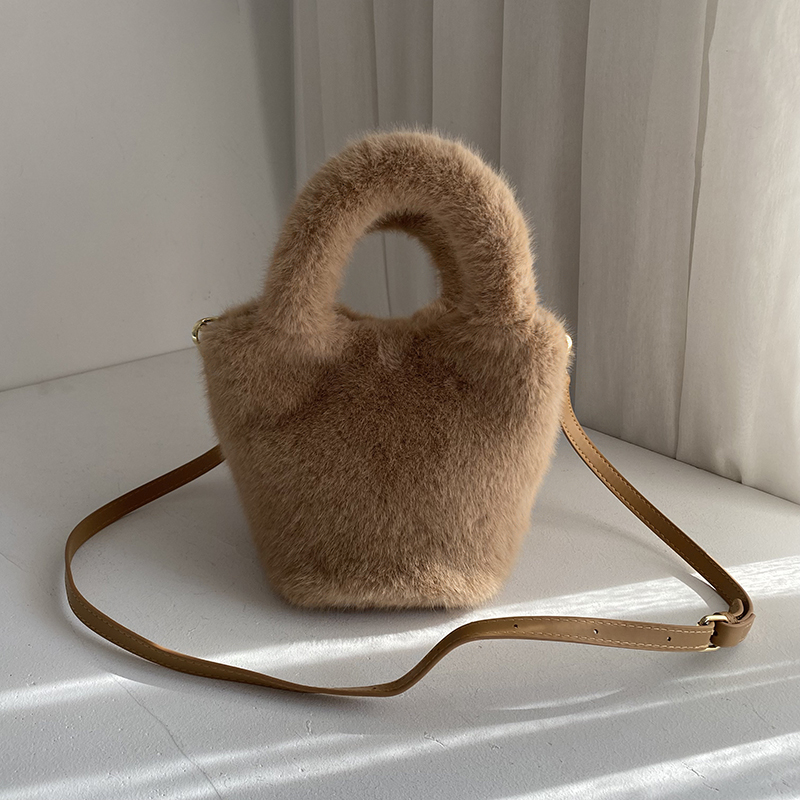 毛毛包仿兔毛手提包水桶斜挎包