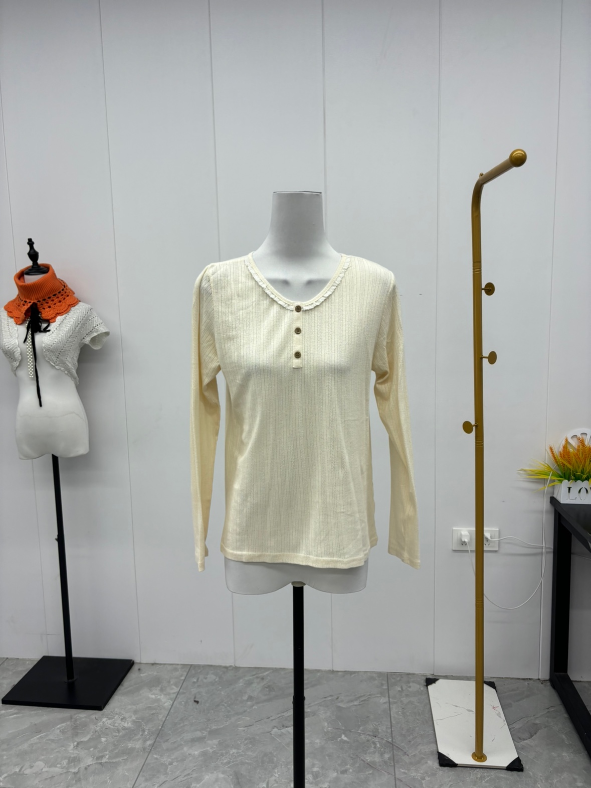 韩国牌时尚花边圆领针织打底衫2024新款春秋显瘦淑女甜美气质款