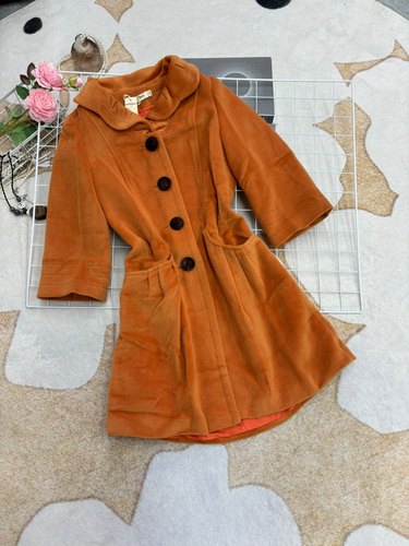 2025新款时尚橘色气质显瘦减龄娃娃领毛呢外套女款简约大气款