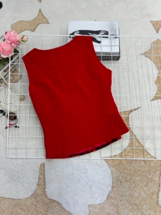 时尚 美式 新款 背心马甲女2025夏季 提花宽松洋气上衣 复古红色无袖