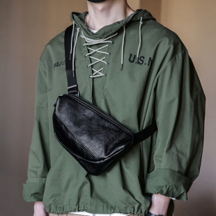 新款 斜挎小胸包植鞣头层牛皮小众潮牌运动休闲百搭小背包 真皮男士