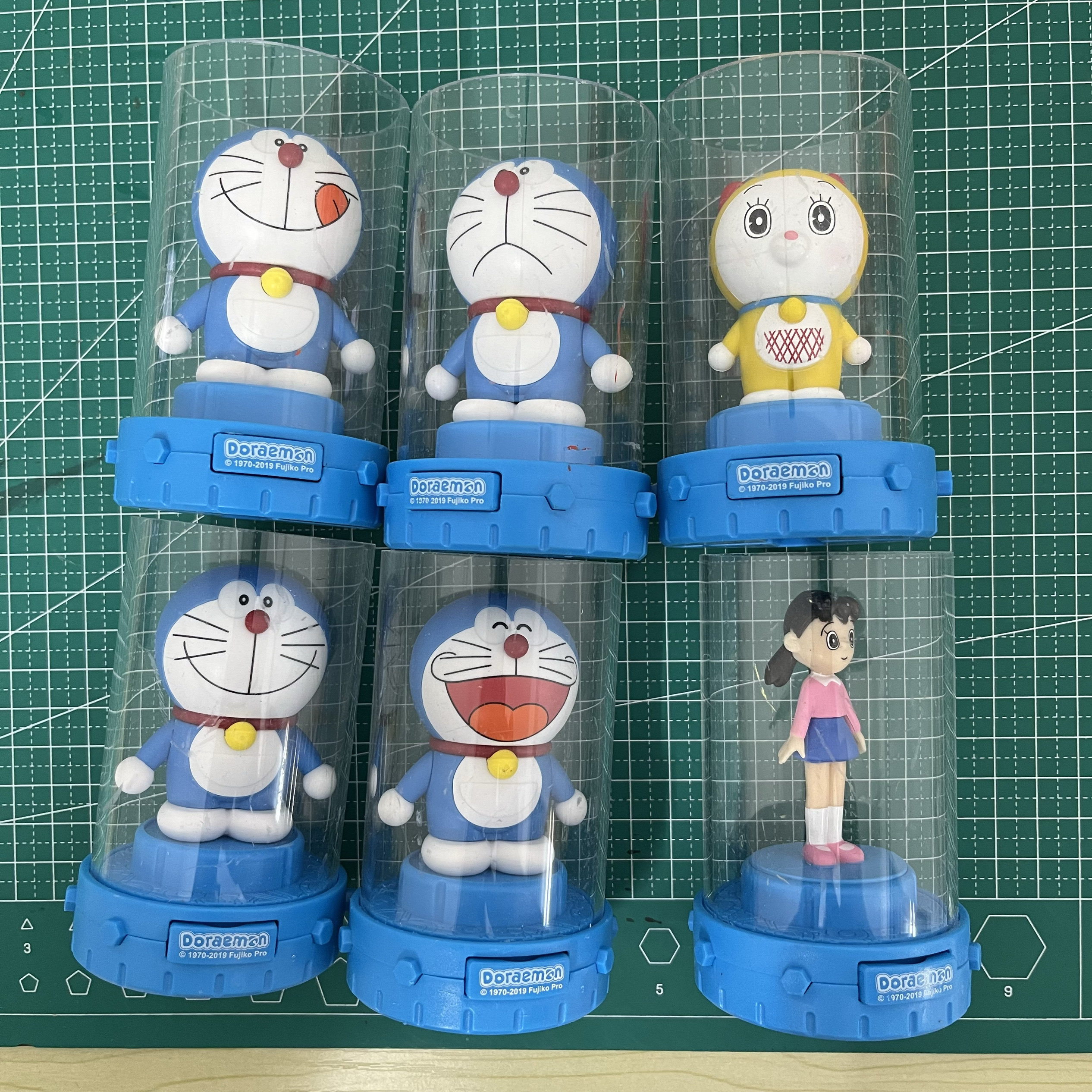 散货 哆啦a梦 机器猫多啦美大雄静香 孵化仓手机支架盲盒动漫公仔