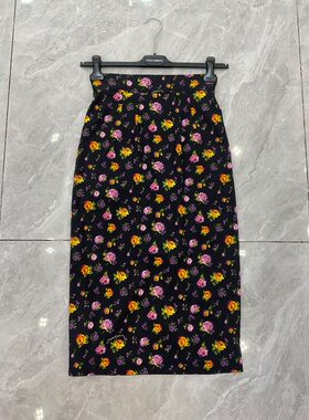 欧美时尚女神D家同款黑底玫瑰彩花19姆米真丝双乔包臀半裙高品质