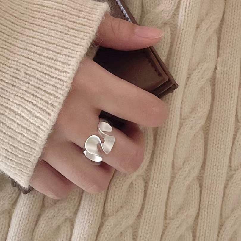 赛伊娜实拍韩版简约个性S925纯银戒指女不规则旋转异形素银戒指