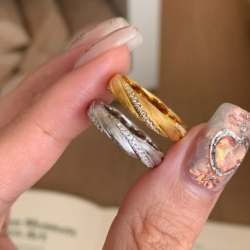 小红书爆款复古时尚精致轻奢拉丝缠绕麻花戒指小众设计戒子指环
