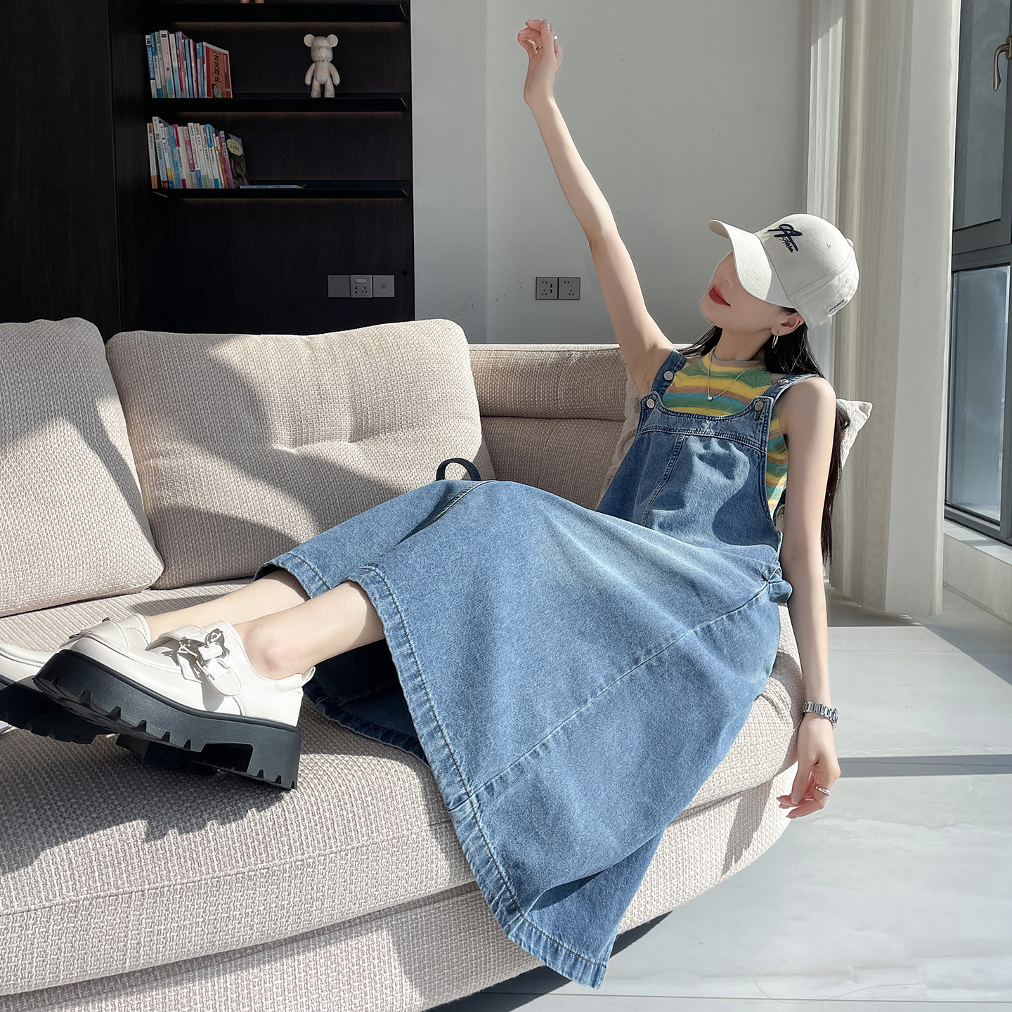 开叉牛仔背带裙女春秋季2026新款休闲百搭宽松显瘦减龄吊带连衣裙