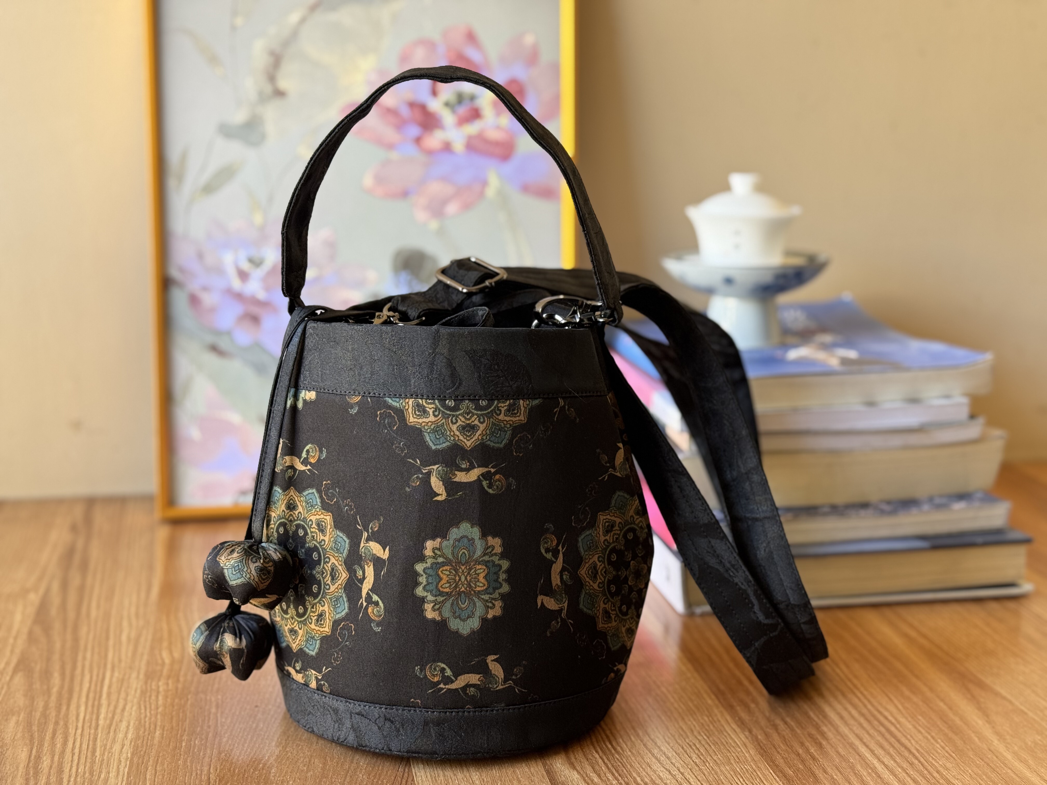 壹念清香水桶包重缎香云纱