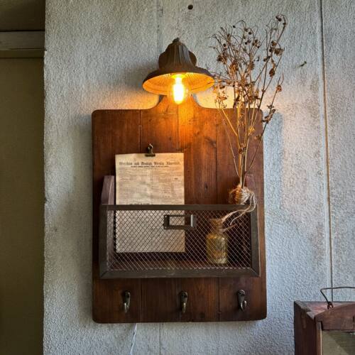 美式复古店招小众壁挂书报架