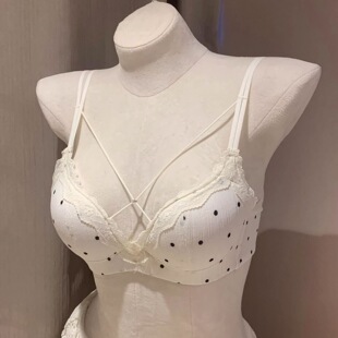 玛丽莲梦露~清新小波点甜美聚拢内衣女无钢圈性感美背文胸套装