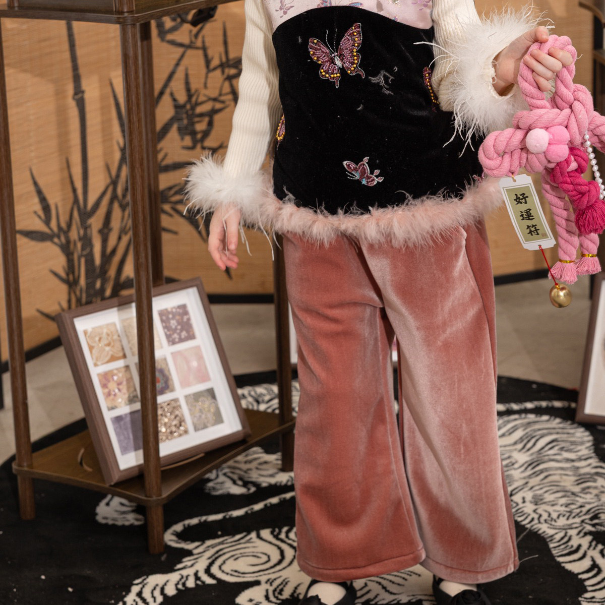 实拍冬款冬季新款韩版糖果色丝绒百搭加绒直筒长裤女孩休闲保暖裤