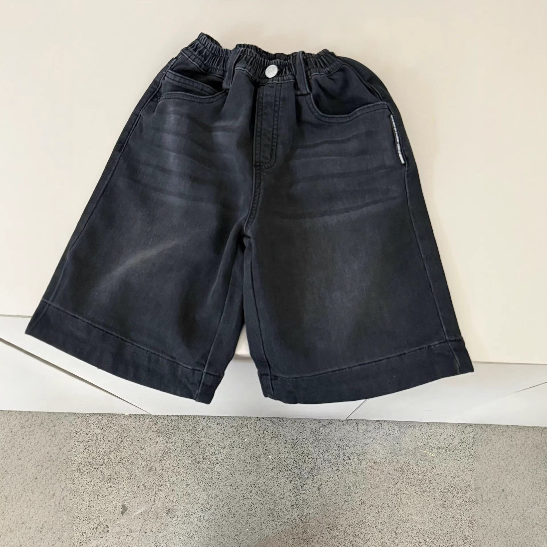 男童裤子儿童牛仔裤夏装2026新款众大童薄款阔腿裤黑色休闲短裤潮