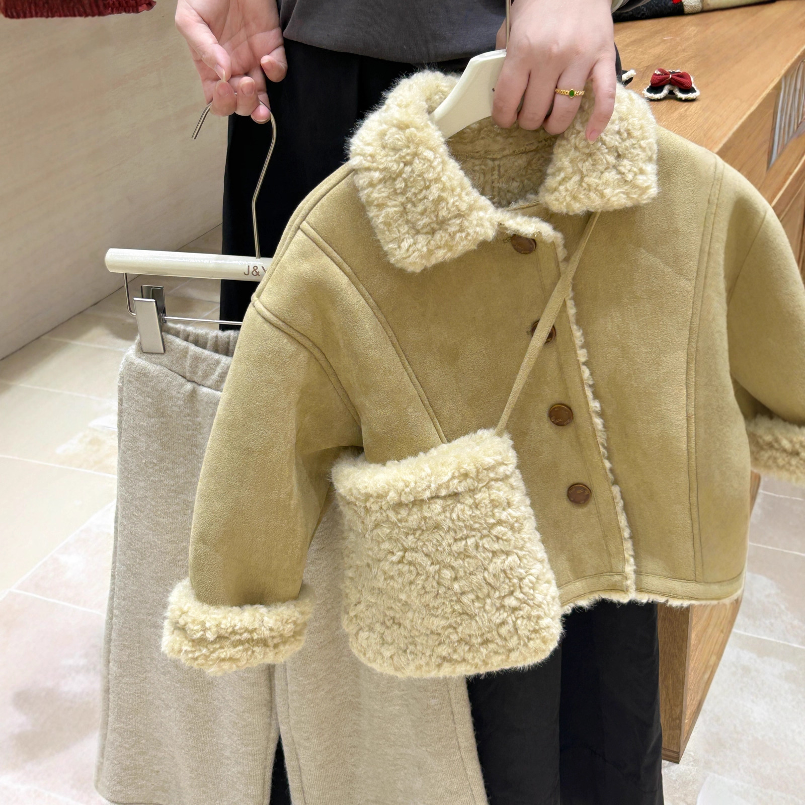 韩系复古羊羔毛带包毛毛外套女2025冬季新款麂皮绒皮毛一体上衣暖