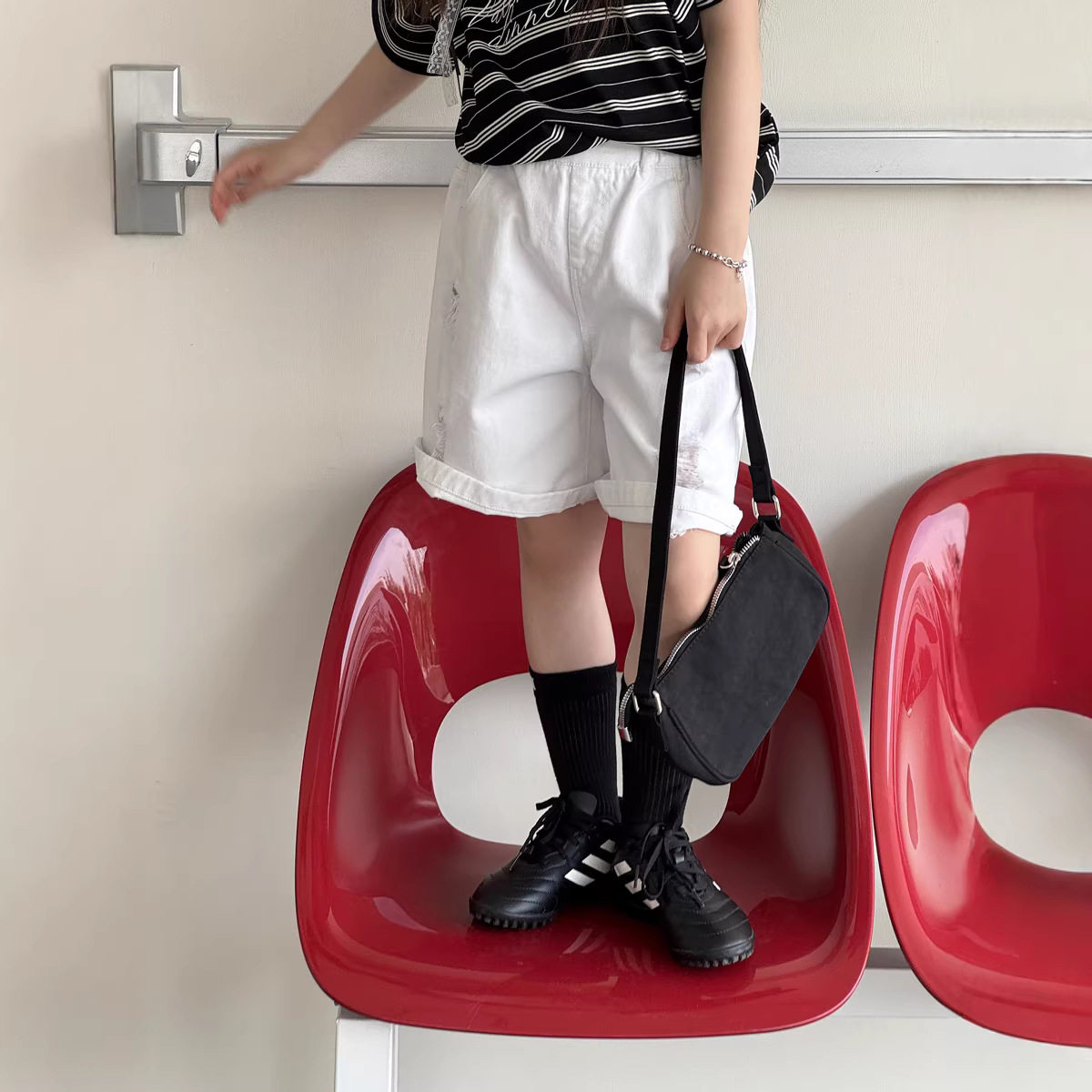 韩系夏装儿童夏季新款韩版破洞牛仔中裤男女童宽松纯色休闲五分裤