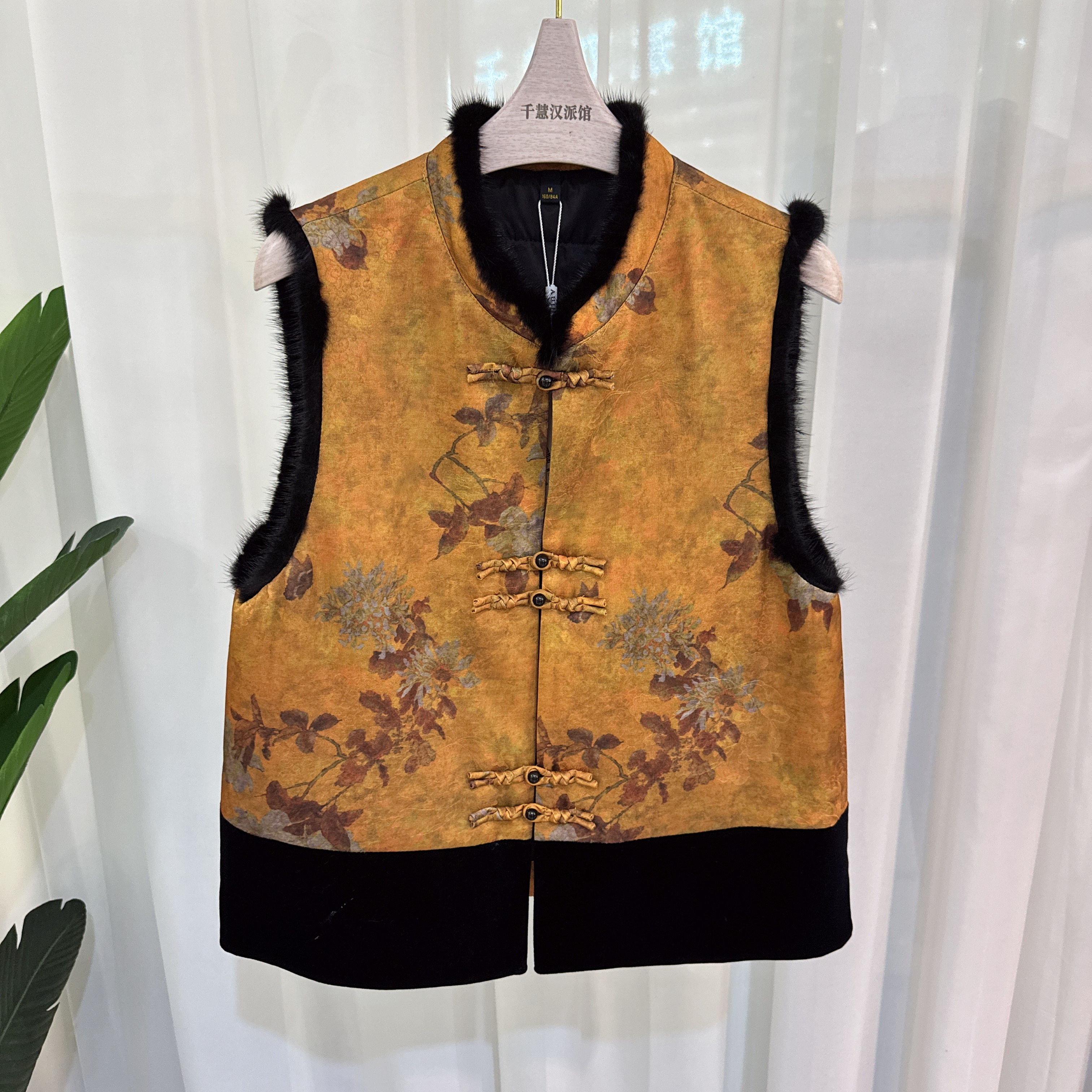 26CNM-1032时尚国风马甲女气质显瘦百搭拼接2026春季专柜同款