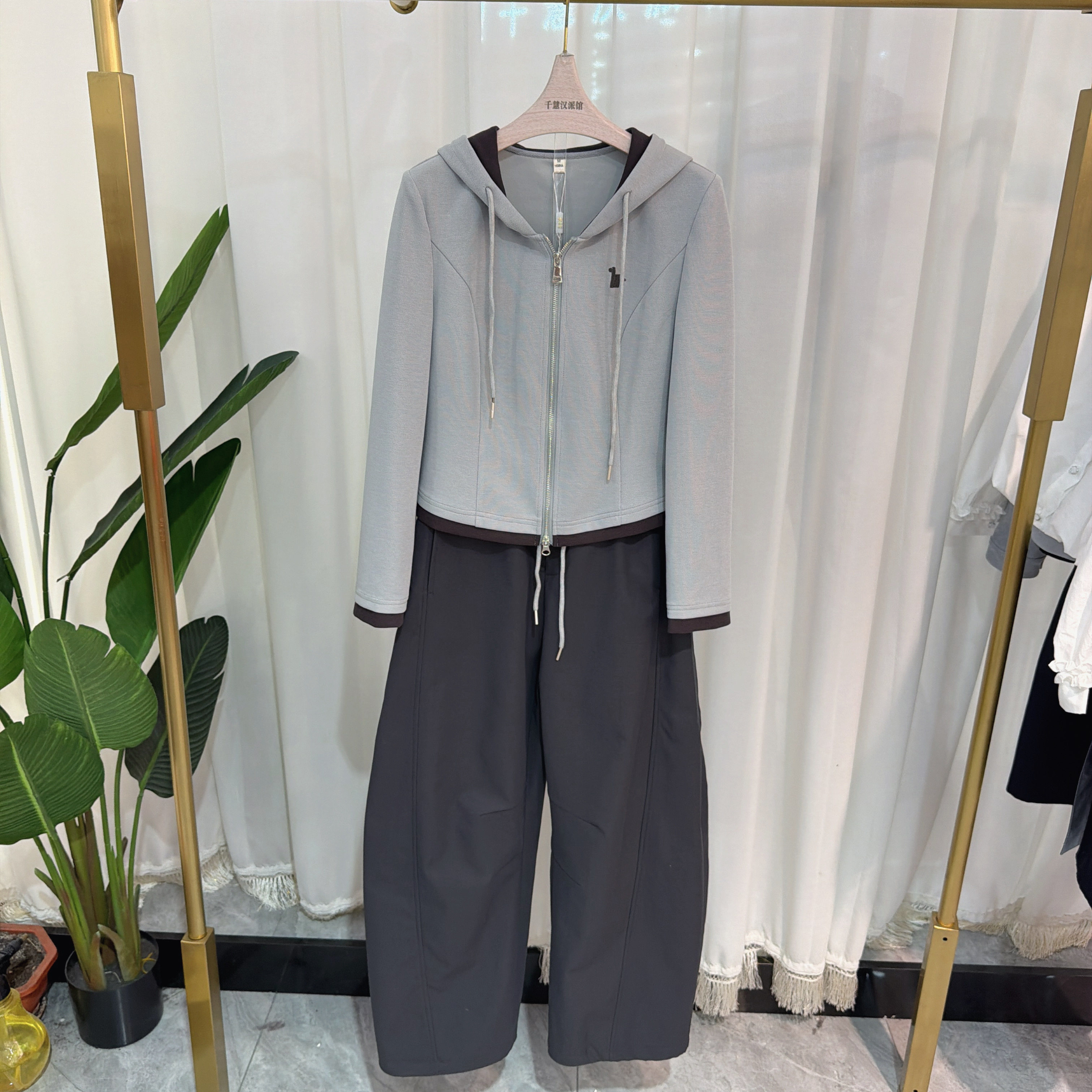 26YZW-A035时尚套裤女连帽上衣裤子两件套气质2026春季专柜同款