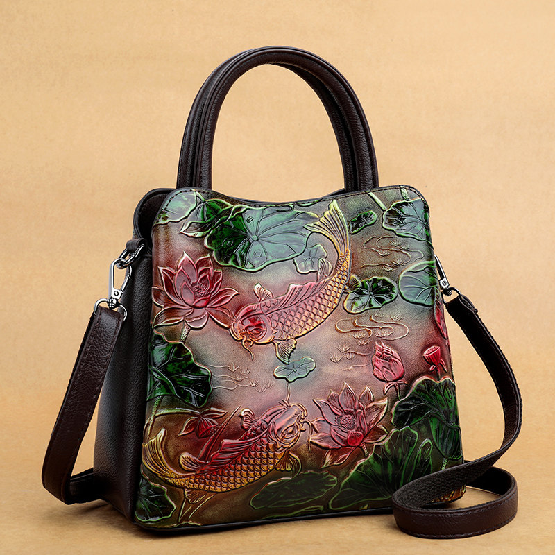 品牌软皮浮雕彩绘手提水桶包2025新款中国风大容量多层单肩斜挎包