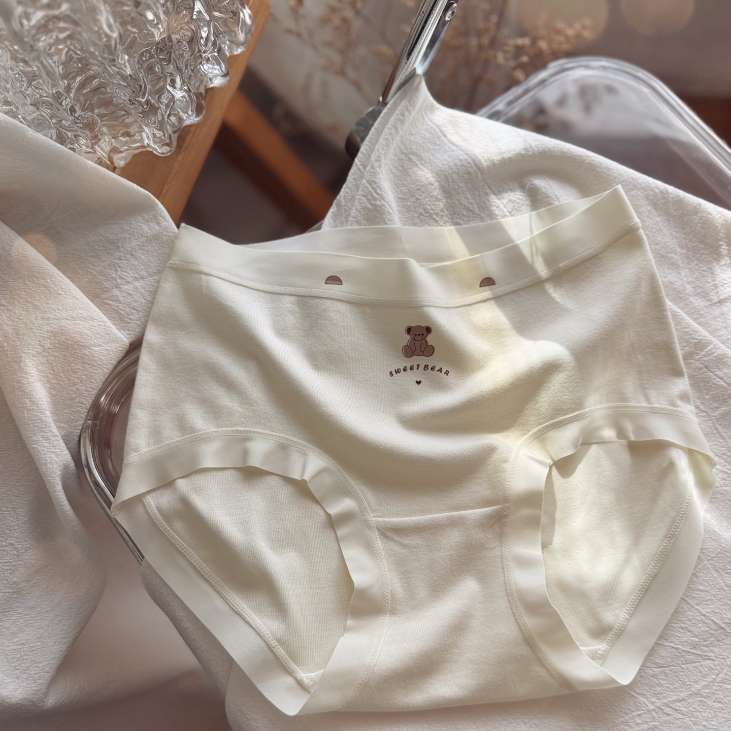 暖肌羊绒触感无痕亲肤内裤女桑蚕丝裆舒适中腰女生三角短裤柔软薄