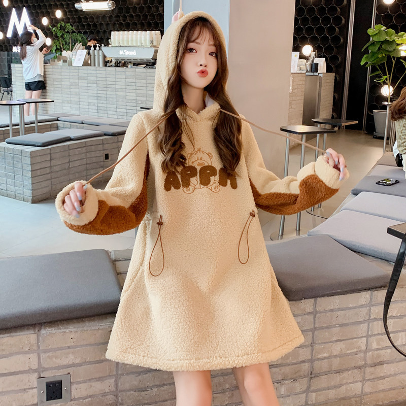 출산 가을 겨울 스웨터 세련된 나들이 새 양털 스웨터 스커트 플러스 벨벳 두꺼운 자수 핫 엄마 드레스 한국