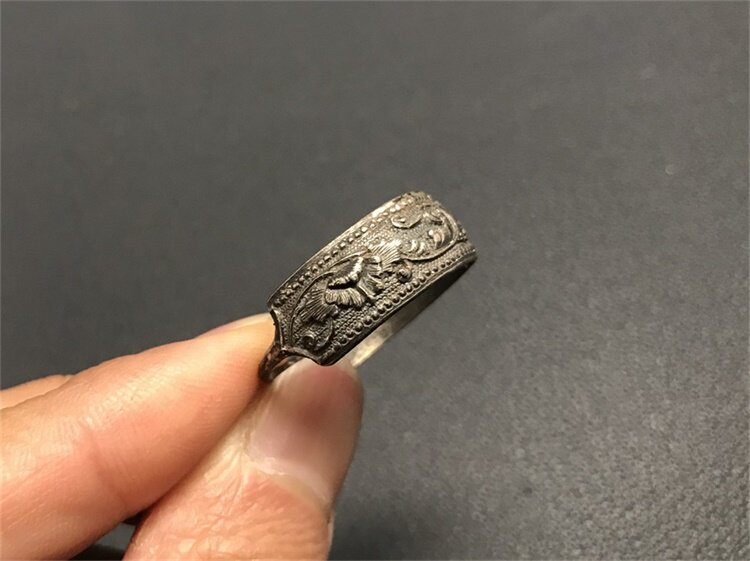 传世老银包浆清代名楼带款高浮雕錾刻工艺精美蝶恋花银耳环单只