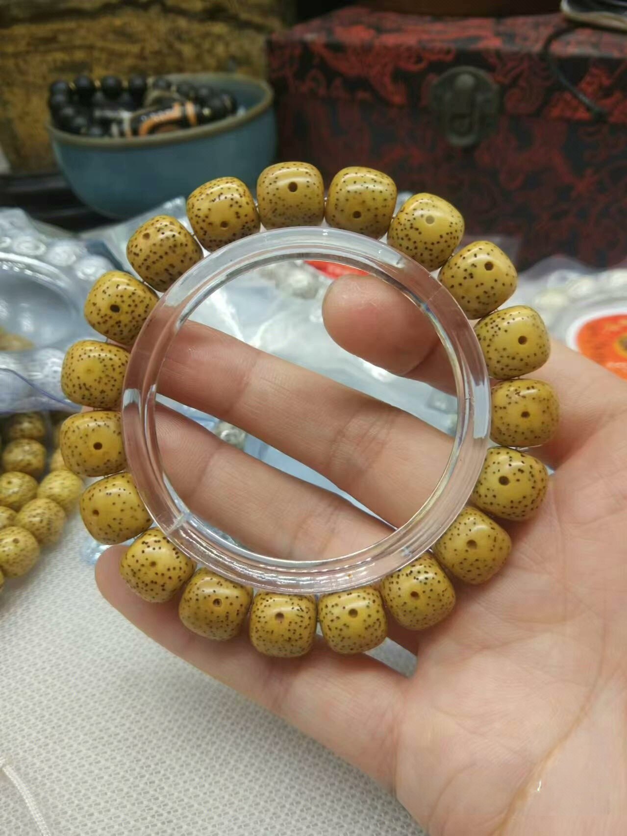 海南鸡油黄星月陈籽原生态菩提单圈桶珠手串男女佛珠文玩手链念珠