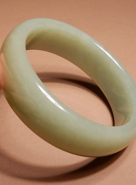 新疆且末料油润细腻蓝色基调手镯