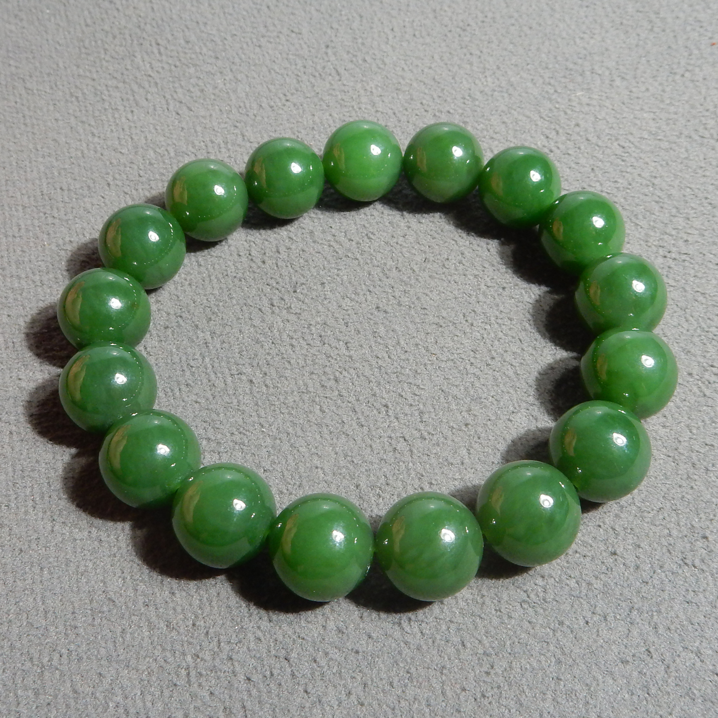 方言和田玉精品特惠俄罗斯老坑料辣阳绿碧玉12mm圆珠手串手链A5