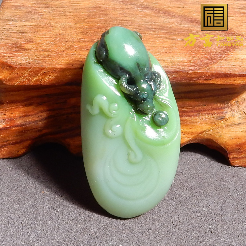 方言和田玉精品珍藏级俄罗斯老坑三色黑皮碧玉俏雕扭转乾坤吊坠x6