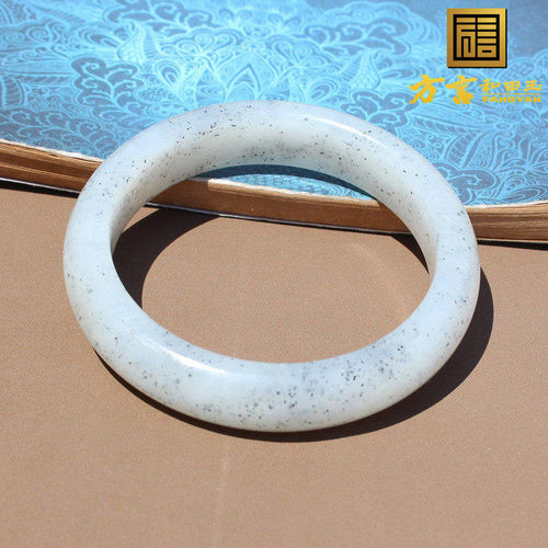 刷屏了方言和田玉新疆点墨青花白玉底油润内径57mm女士手镯子O8