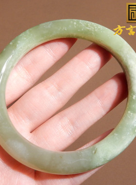 震惊了方言和田玉佩戴级青海玉老坑飘翠三色意境58M精美手镯A2
