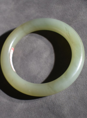 美滋滋方言和田玉老坑青海料细腻高冰胶湖水绿精美正装55mm手镯R1